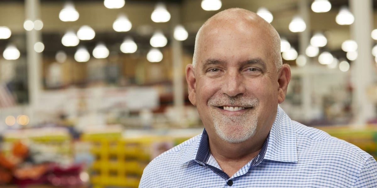 Costco CEO Ron Vachris: Unpacking His $11.5 Million Earnings & Net Worth